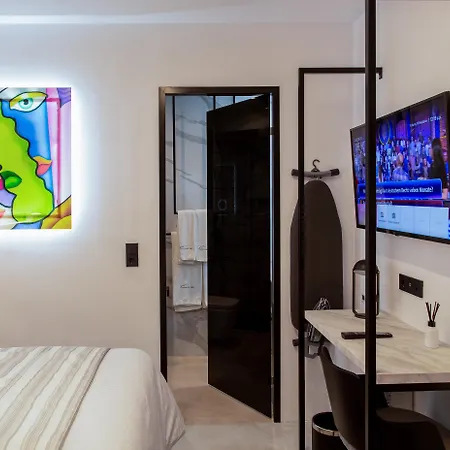 ホテル Boutique By Hills 4*