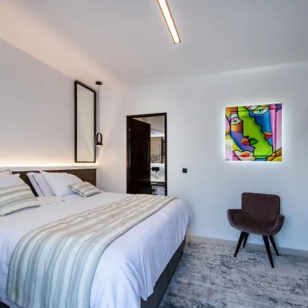 Boutique By Hills 4* נאוסה